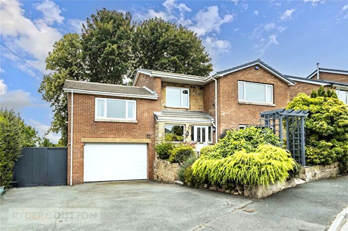 4 Bedroom Detached House For Sale In Town End Crescent, Holmfirth, West Yorkshire, HD9