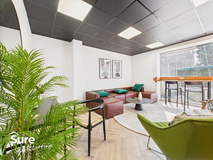 2 Bedroom Flat To Rent In Marlowes, Hemel Hempstead, Hertfordshire, HP1