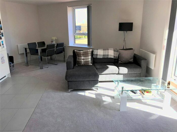 2 Bedroom Flat To Rent In Osprey House, Bedwyn Mews, Reading, Berkshire RG2