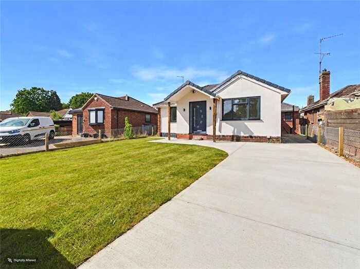 4 Bedroom Bungalow To Rent In Morlands Avenue, Reading, Berkshire, RG30