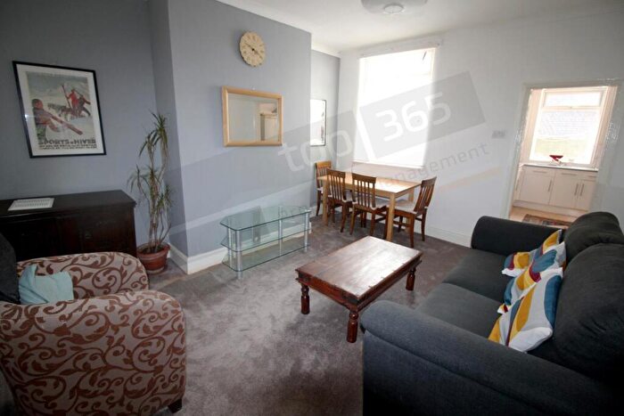 4 Bedroom Terraced House To Rent In **£pppw Excluding Bills** Grove Road, Lenton, NG7