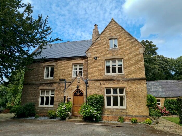 8 Bedroom Detached House To Rent In Manton, Gainsborough, DN21