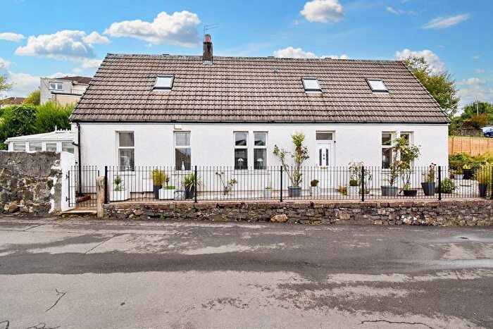 3 Bedroom Detached House For Sale In Coach Place, Kilsyth, G65