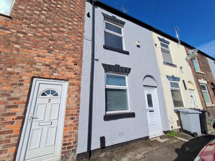 2 Bedroom Terraced House To Rent In Poplar Road, Macclesfield, SK11