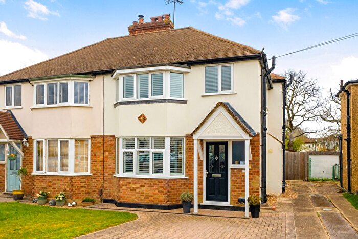 3 Bedroom Semi Detached House For Sale In Lindsay Road, New Haw, KT15