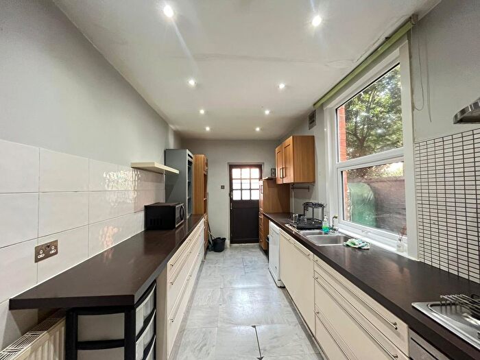 4 Bedroom Terraced House To Rent In Cambridge Street, Leicester, LE3