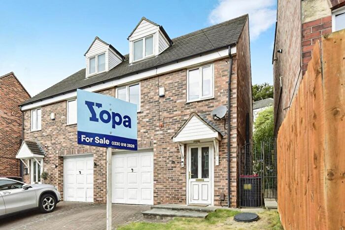 3 Bedroom Semi-Detached House For Sale In Ewers Road, Kimberworth, Rotherham, S61