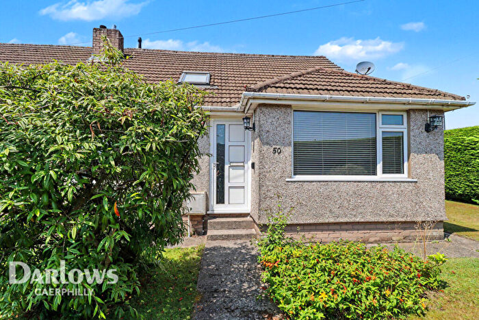 3 Bedroom Semi-Detached Bungalow For Sale In Ashgrove Terrace, Treharris, CF46