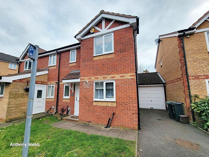 3 Bedroom Semi-Detached House To Rent In Westminster Drive, Palmers Green, London, N13