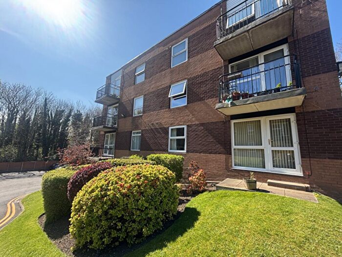 1 Bedroom Flat For Sale In Manor Court, Urmston Lane, M32