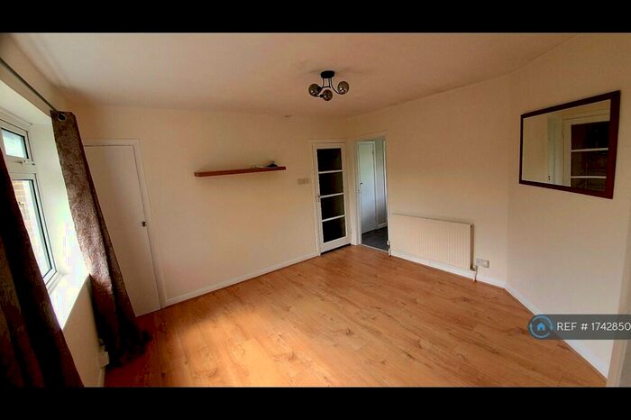 1 Bedroom Flat To Rent In Southgate, London, N14