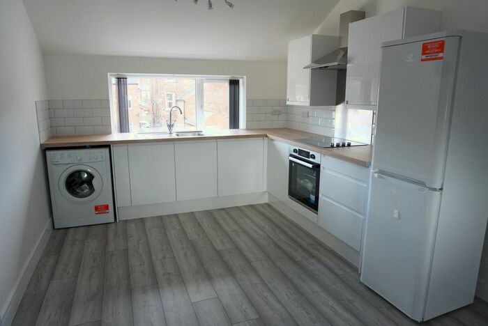 1 Bedroom Flat To Rent In Third Avenue, Nottingham, NG7