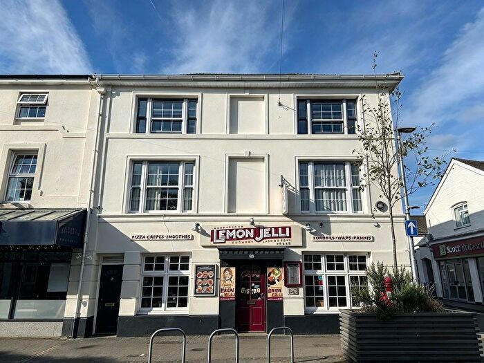 2 Bedroom Flat To Rent In Queen Street, Newton Abbot, TQ12
