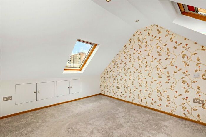 4 Bedroom Flat To Rent In Rowditch Lane, London, SW11