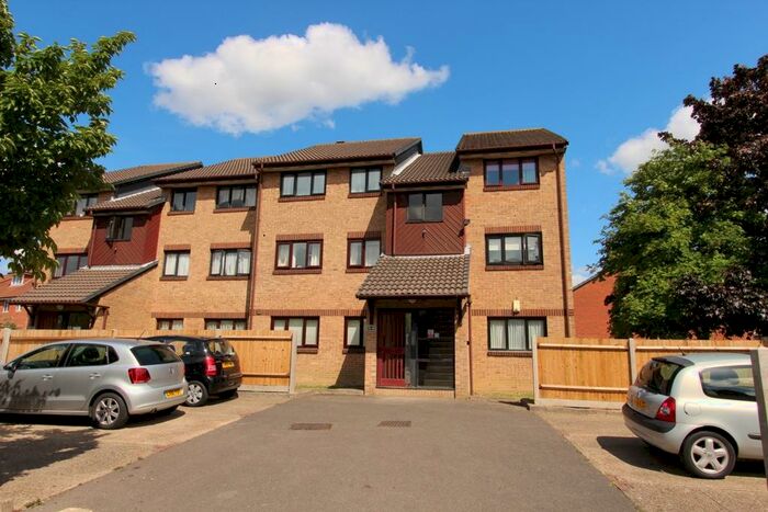 1 Bedroom Flat To Rent In Adams Way, Croydon, CR0