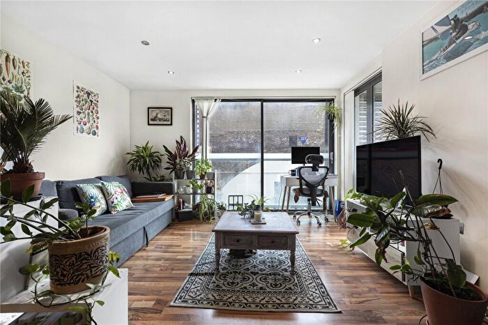1 Bedroom Apartment To Rent In Kingsland Road, London, E8