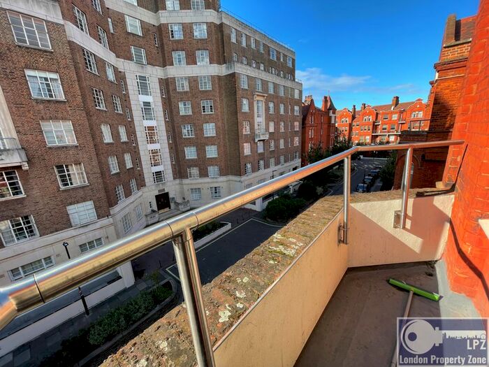 3 Bedroom Flat To Rent In Hamlet Gardens, London, W6