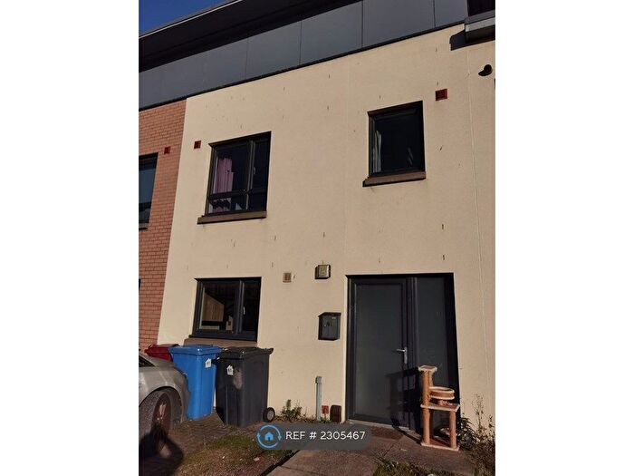 3 Bedroom Semi-Detached House To Rent In Bellfield Street, Dundee, DD1