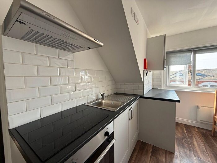 1 Bedroom Studio To Rent In Emanuel Avenue, Ealing, W3