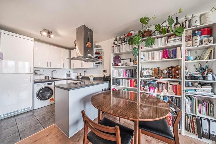 1 Bedroom Flat For Sale In Kinetica Apartments, Hackney, London, E8