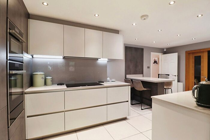4 Bedroom Detached House For Sale In The Sycamores, Scawthorpe, Doncaster, DN5