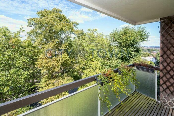 2 Bedroom Apartment To Rent In Shepherds Hill, London, N6