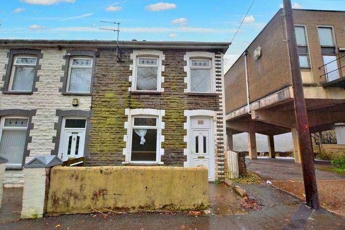 3 Bedroom End Of Terrace House To Rent In Brithweunydd Road, Trealaw, CF40