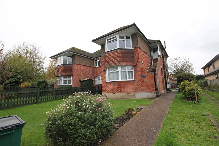 2 Bedroom Maisonette To Rent In Mill Lane, Carshalton, SM5