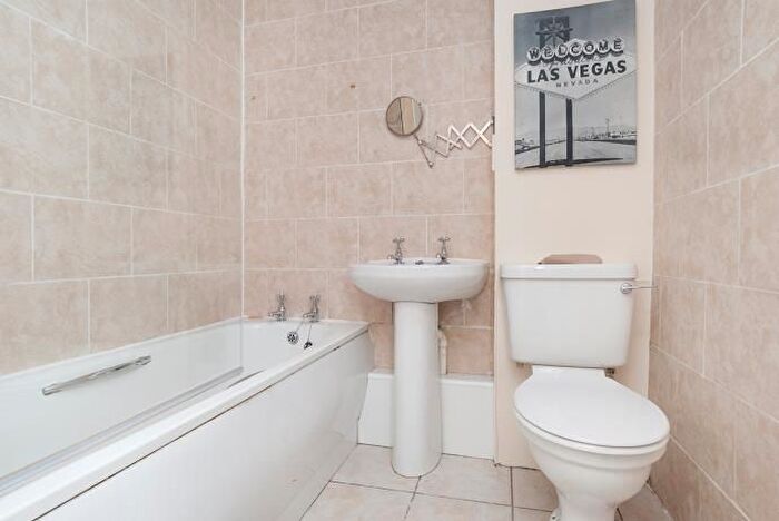1 Bedroom Flat To Rent In East Fountainbridge, Edinburgh, EH3