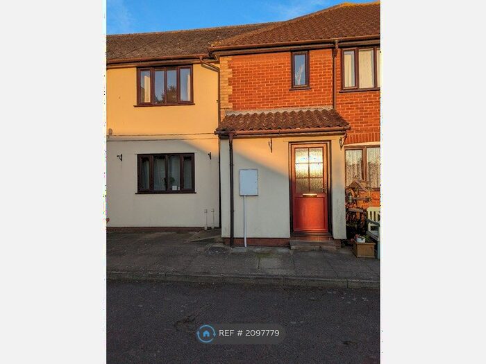 2 Bedroom Maisonette To Rent In St James Court, Brightlingsea, CO7