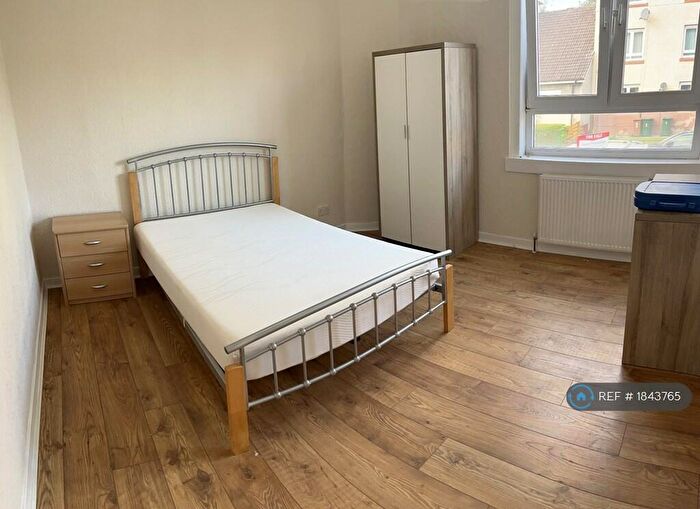2 Bedroom Flat To Rent In Clearburn Gardens, Edinburgh, EH16