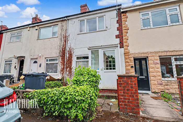 2 Bedroom Terraced House For Sale In Oak Road, Shafton, S72