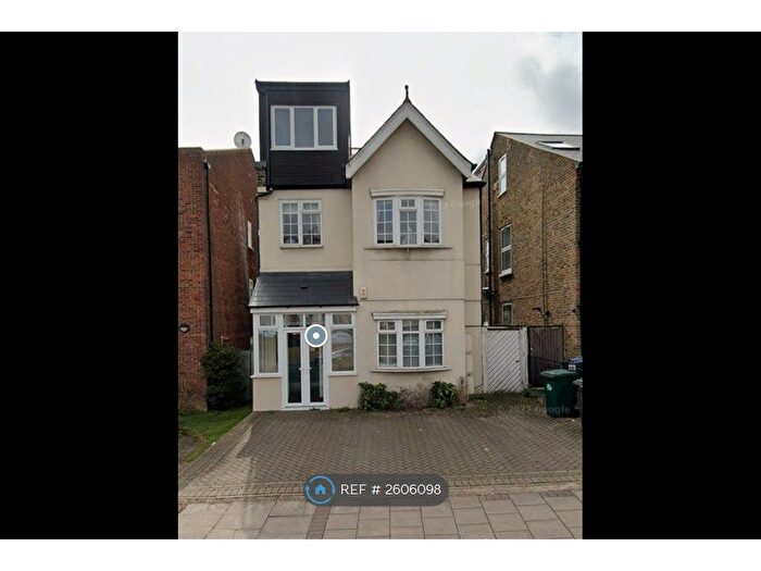 2 Bedroom Flat To Rent In Finchley Lane, London, NW4