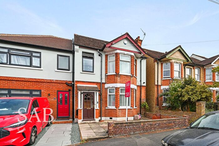 4 Bedroom Semi-detached House For Sale In Oxhey Avenue, Watford, WD19