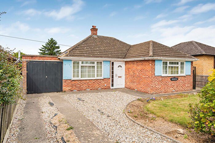 2 Bedroom Detached Bungalow For Sale In Hampden Drive, Kidlington, OX5