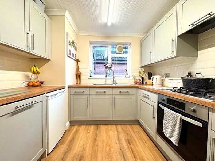 3 Bedroom Apartment To Rent In Alford Avenue, Oughtibridge, S35