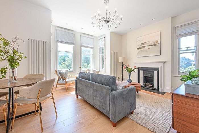 3 Bedroom Flat For Sale In Fitzjohns Avenue, Hampstead, London, NW3