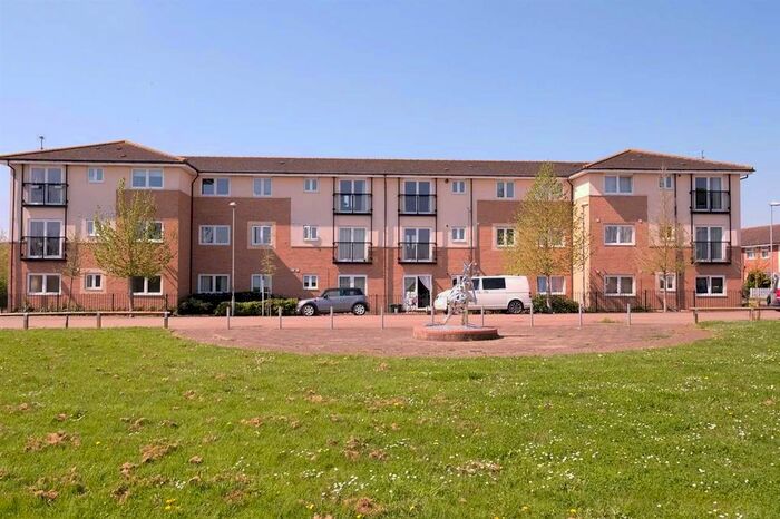 2 Bedroom Flat To Rent In Derwent Court, Hobart Close, Chelmsford CM1