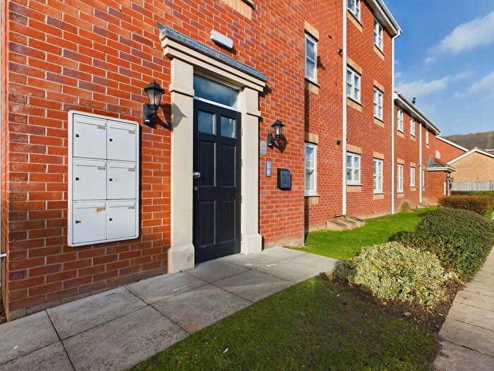 2 Bedroom Flat To Rent In Watergate Court, Leicester, LE3