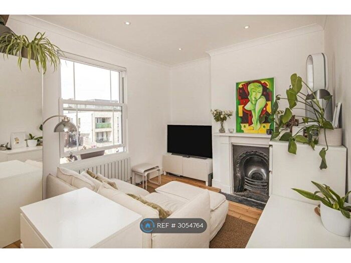 1 Bedroom Flat To Rent In Holmesdale Road, London, SE25