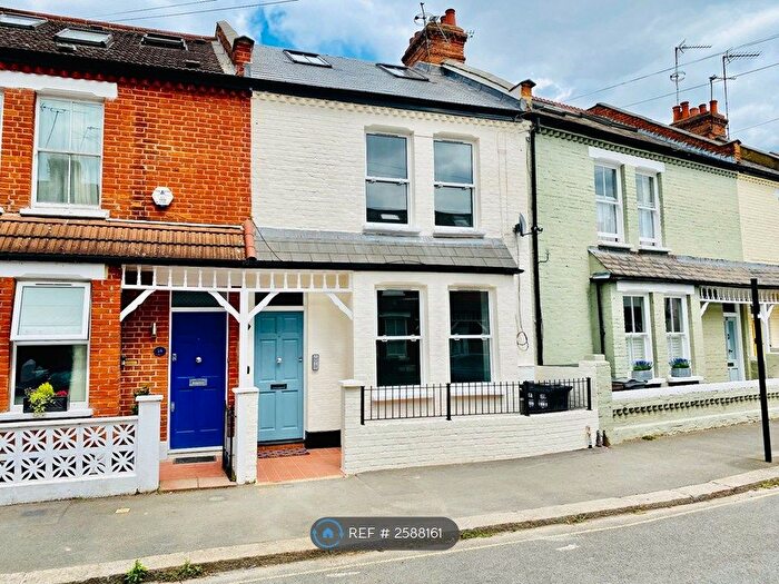 3 Bedroom Flat To Rent In Chiswick, London, W4