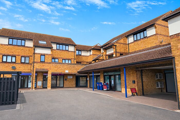 1 Bedroom Apartment To Rent In Hedingham Place, Rochford, SS4