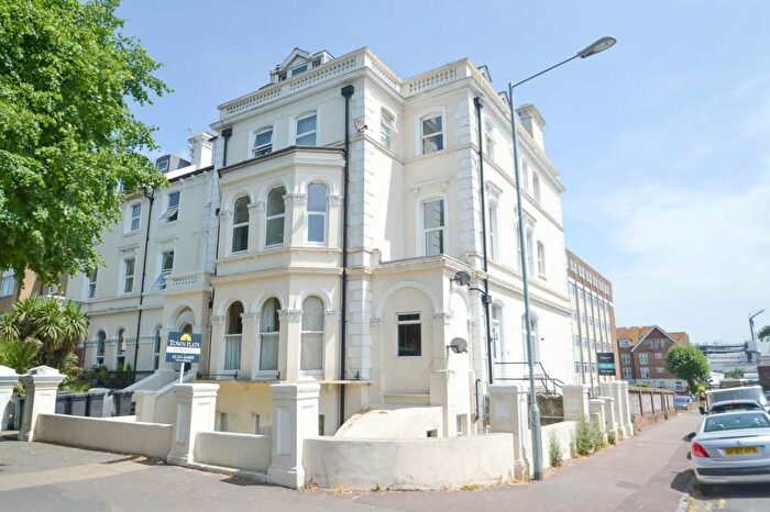 2 Bedroom Flat To Rent In The Avenue, Eastbourne, BN21