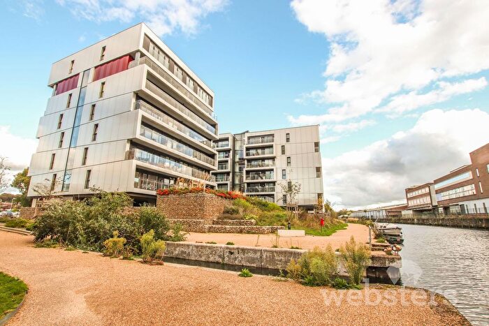 3 Bedroom Flat For Sale In Geoffrey Watling Way, Norwich, NR1