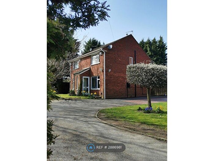 2 Bedroom Semi Detached House To Rent In Melton Close, Leeds, LS10