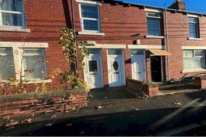 2 Bedroom Flat To Rent In Derwent Terrace, Columbia, NE38