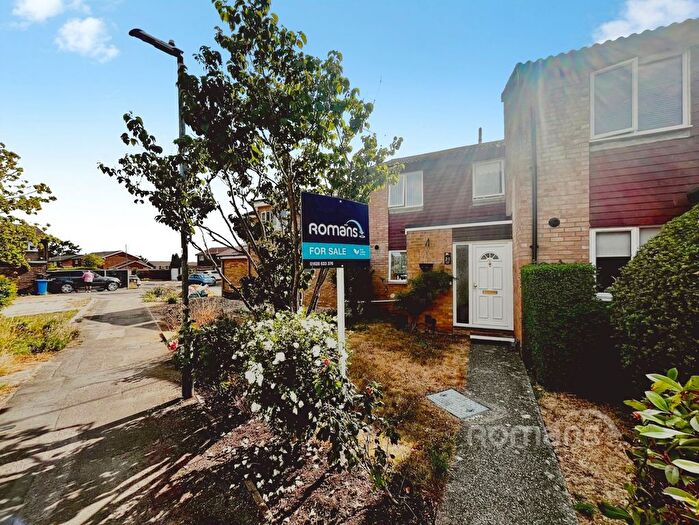 2 Bedroom Terraced House For Sale In Purssell Close, Maidenhead, Berkshire, SL6