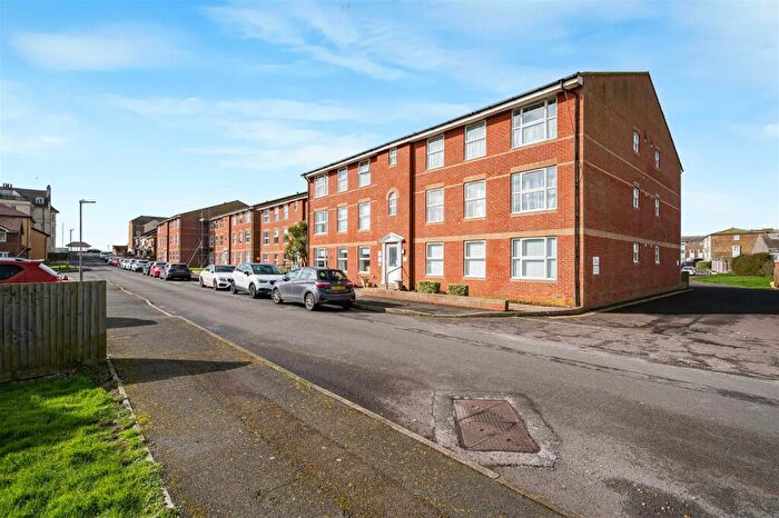 2 Bedroom Flat For Sale In Ringmer Road, Seaford, BN25