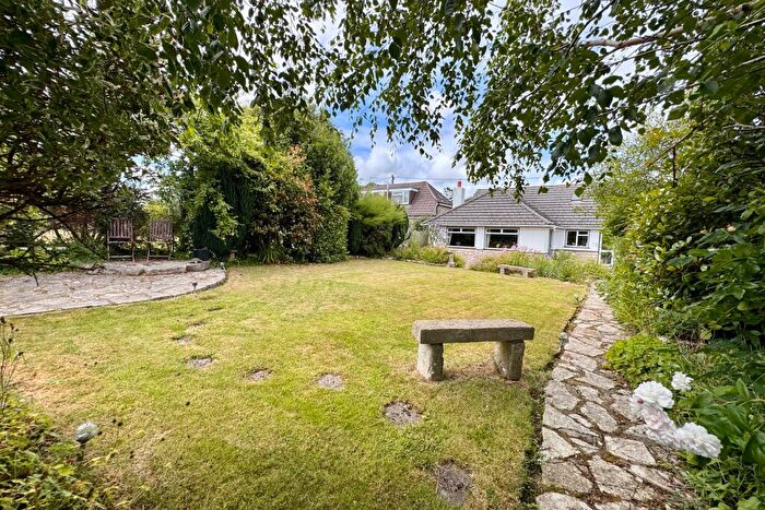 2 Bedroom Detached Bungalow For Sale In Corfe Castle, BH20 - Photo 2