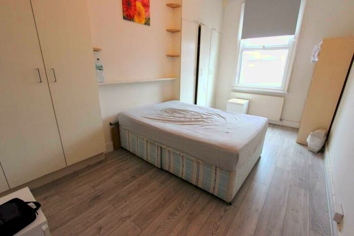 2 Bedroom Apartment To Rent In Saint Michael's Terrace, London, N22